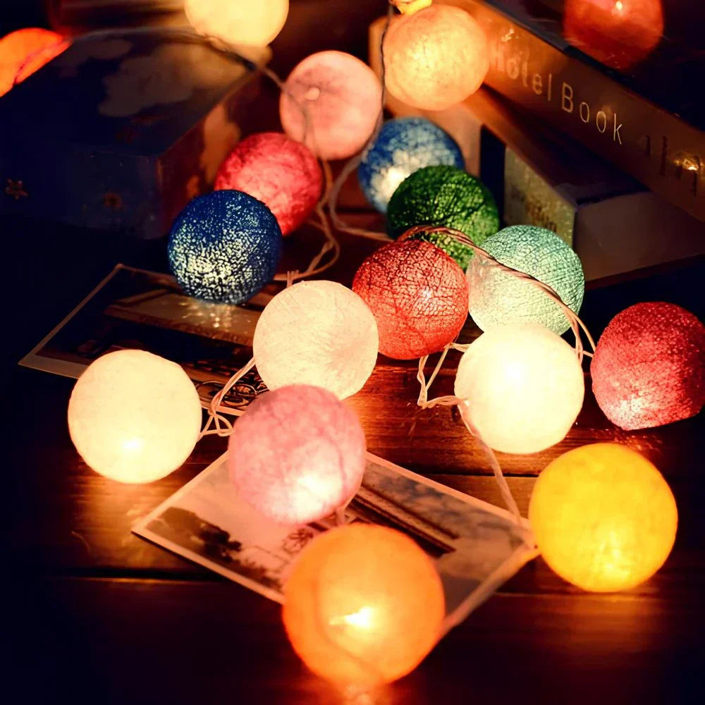 Lisslune | Atmospheric Ball String Lights - LumaBreeze