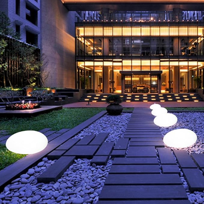 Lisslune | Atmospheric Wireless Garden Lamp - LumaStone