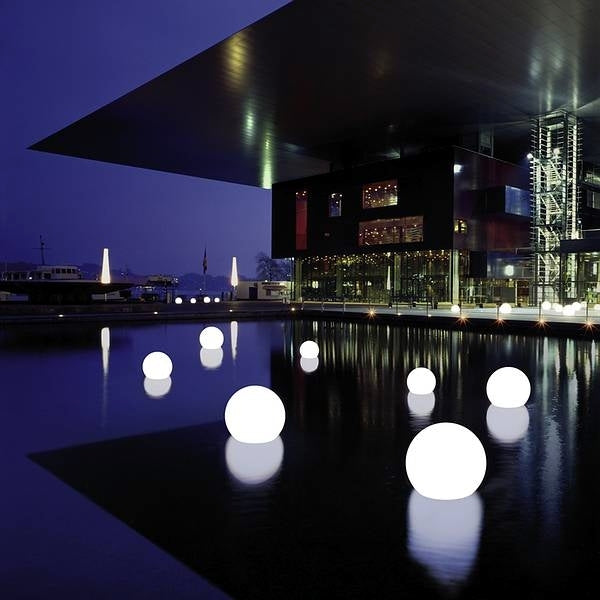 Lisslune | Weatherproof Round LED Garden Light with 16 Colors and Remote Control - Perfect for Garden, Porch & Party