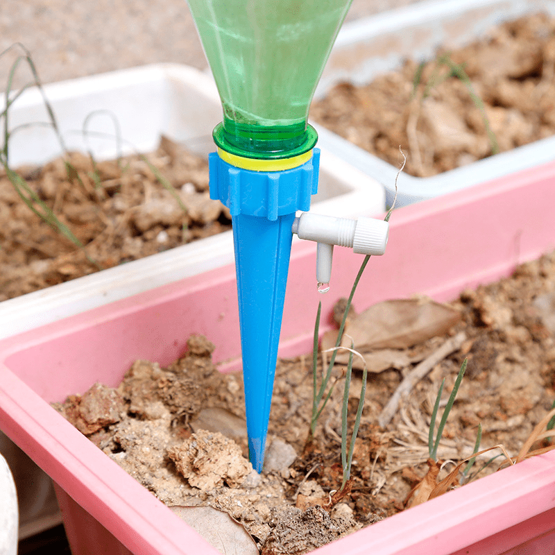 Lisslune | GrowSmart Spike – Adjustable Automatic Watering System with Bottle Recycle Feature