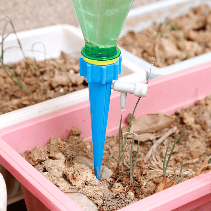 Lisslune | GrowSmart Spike – Adjustable Automatic Watering System with Bottle Recycle Feature