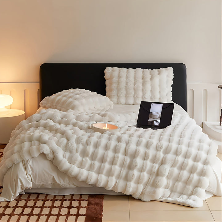 Lisslune | Premium Fleece Blanket with Elegant Design