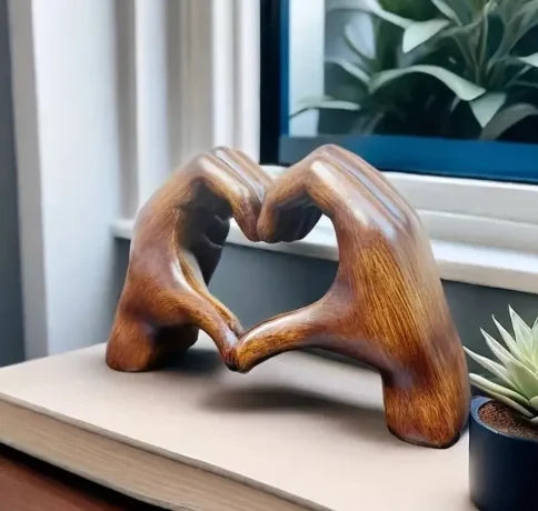 Lisslune | HeartGlow Decorative Heart Figure – Elegant Design with Polished Surface