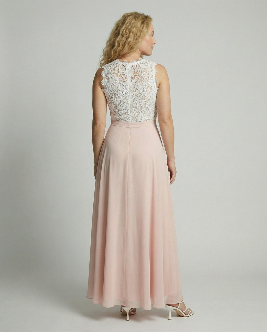 Elegant women's summer dress made of lace for summer Lisslune