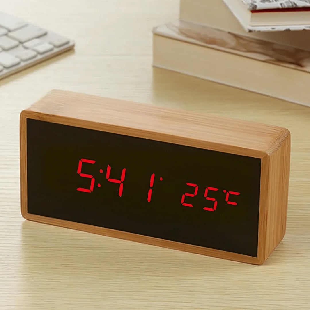 Lisslune | BambooTime - LED alarm clock made of bamboo