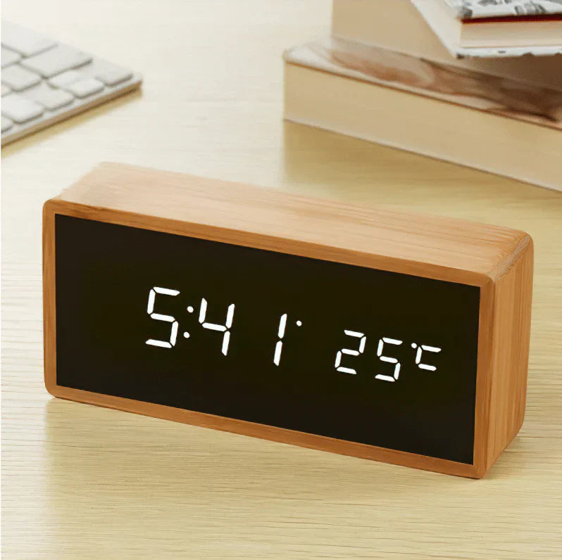 Lisslune | BambooTime - LED alarm clock made of bamboo