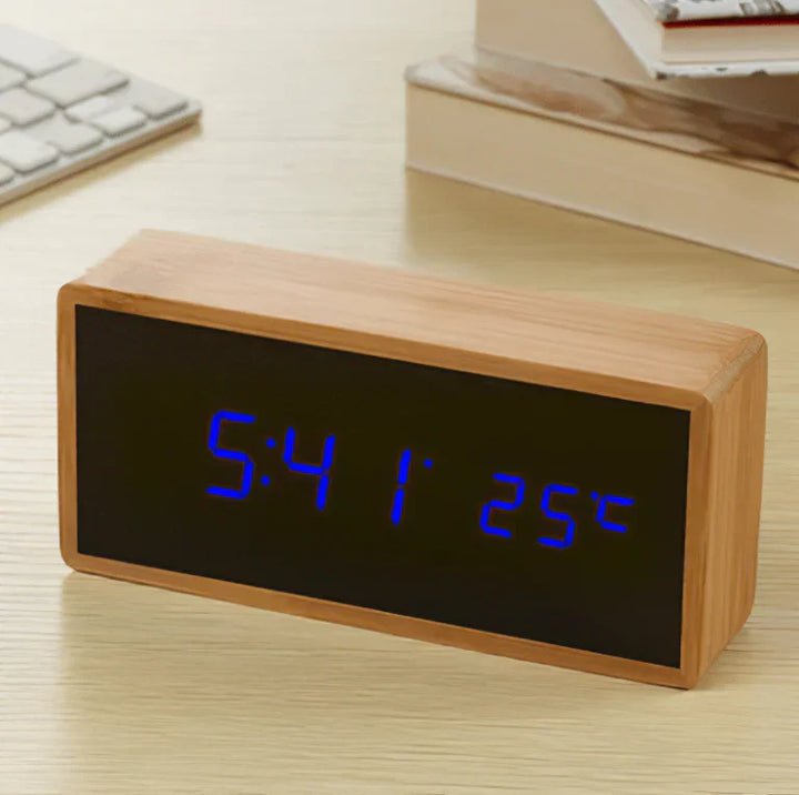 Lisslune | BambooTime - LED alarm clock made of bamboo