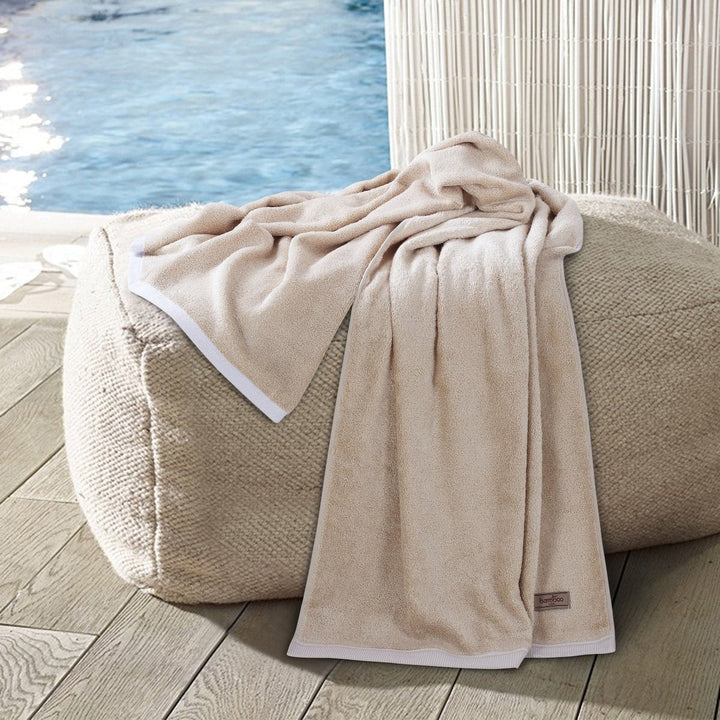 Lisslune | Bambora Plush Bath Towel | Extra-soft bamboo fabric for spa, gym, and home use