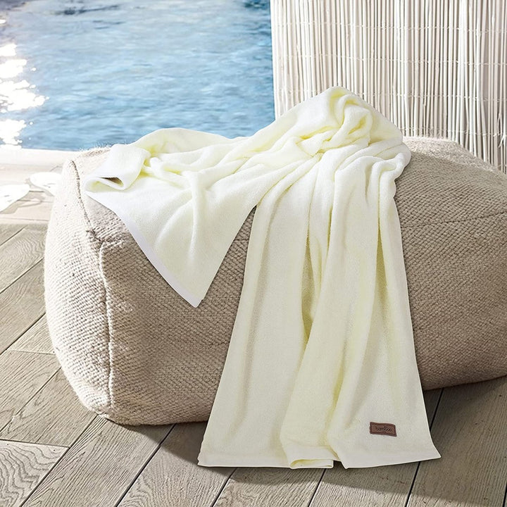 Lisslune | Bambora Plush Bath Towel | Extra-soft bamboo fabric for spa, gym, and home use