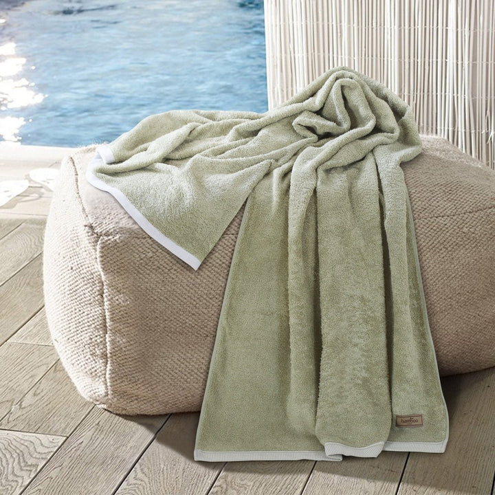 Lisslune | Bambora Plush Bath Towel | Extra-soft bamboo fabric for spa, gym, and home use