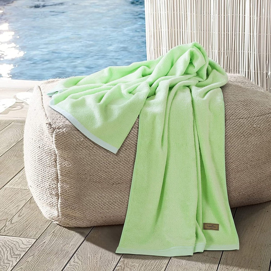 Lisslune | Bambora Plush Bath Towel | Extra-soft bamboo fabric for spa, gym, and home use