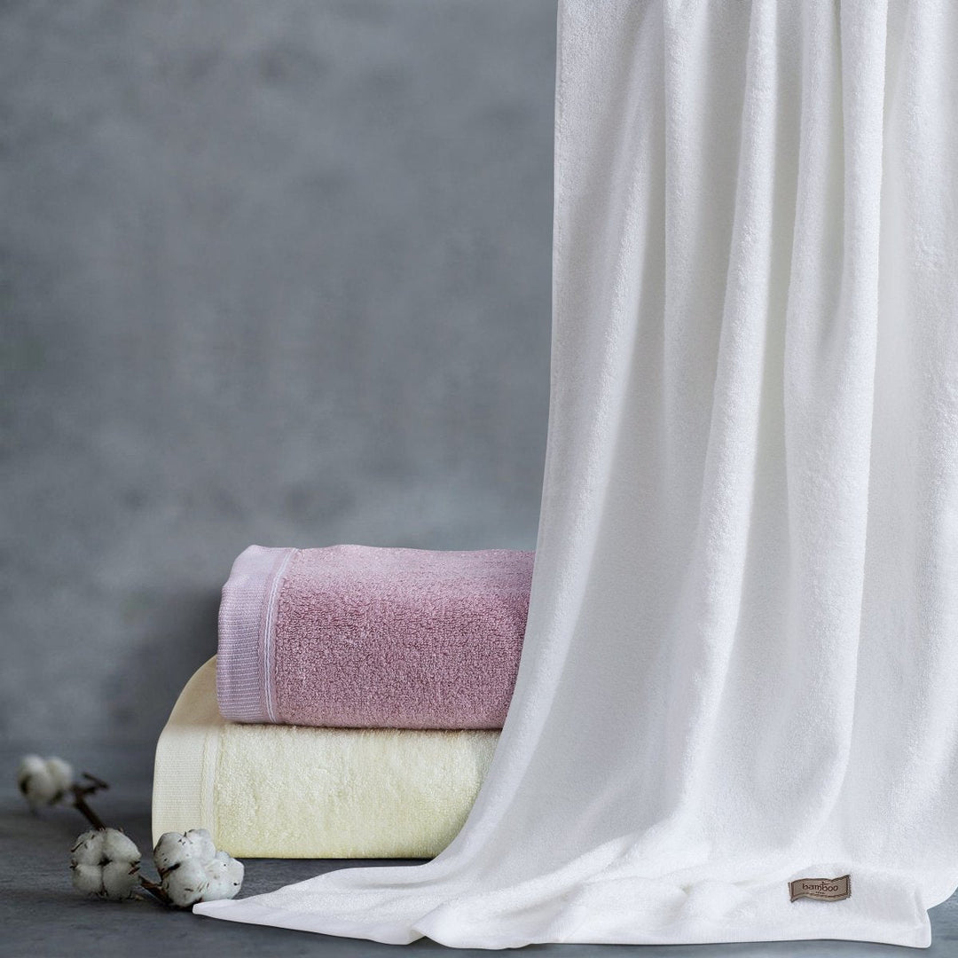 Lisslune | Bambora Plush Bath Towel | Extra-soft bamboo fabric for spa, gym, and home use