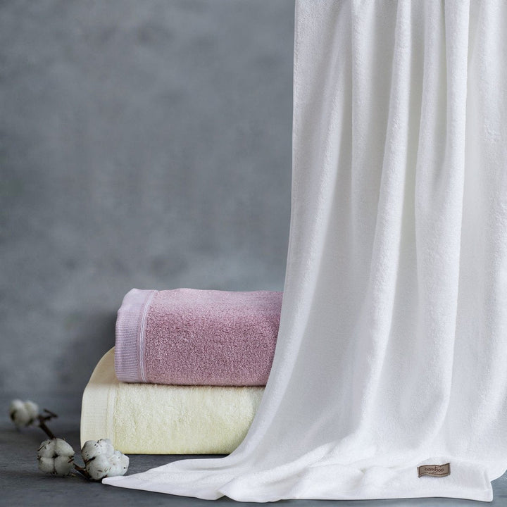 Lisslune | Bambora Plush Bath Towel | Extra-soft bamboo fabric for spa, gym, and home use