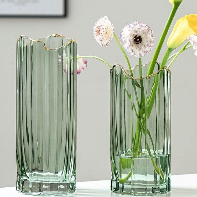 Lisslune | CASSINA – Elegant ceramic vase for stylish living spaces