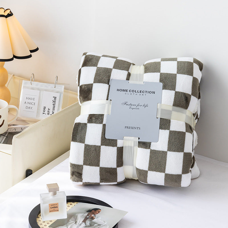 Lisslune | Stylish blanket in checkered pattern for your home