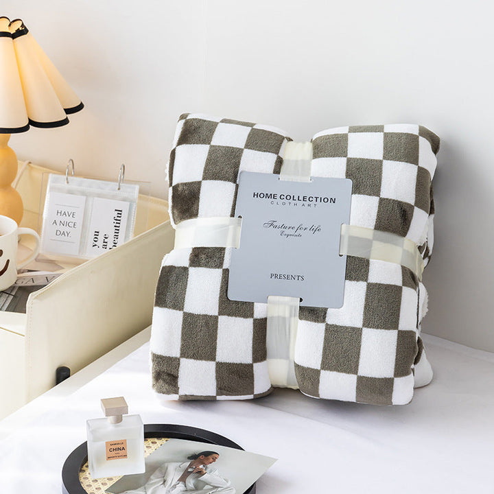 Lisslune | Stylish blanket in checkered pattern for your home