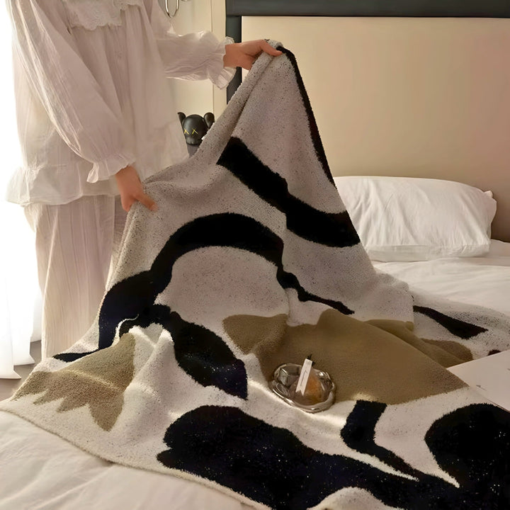 Lisslune | Onyx Cozy All-Season Travel Bed Blanket