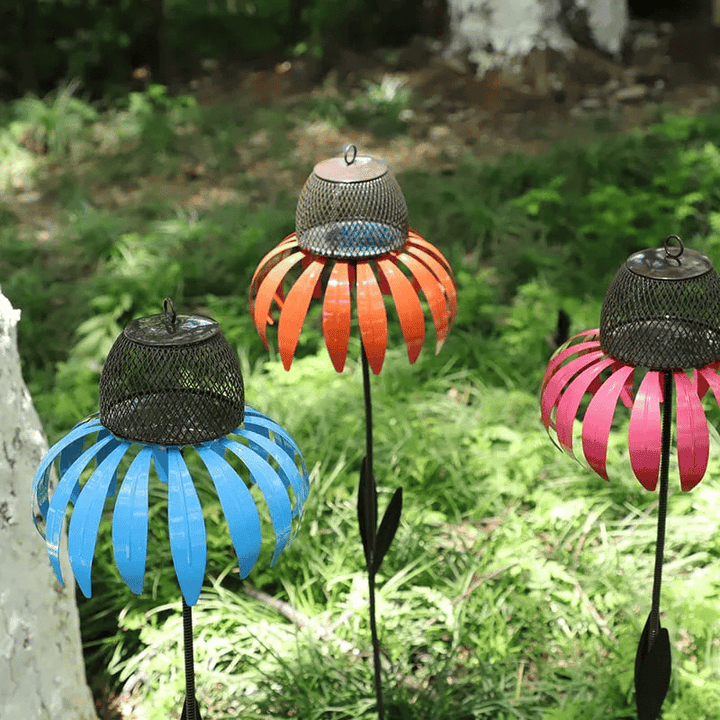 Lisslune | BloomFeast – Elegant cone-shaped feeder that blends with garden flowers.