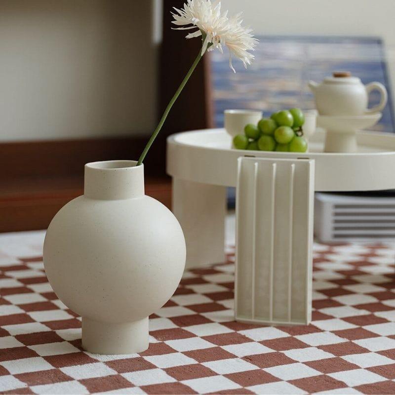 Lisslune | Serenity Curve Vase – Elegant minimalist design with smooth, curved silhouette