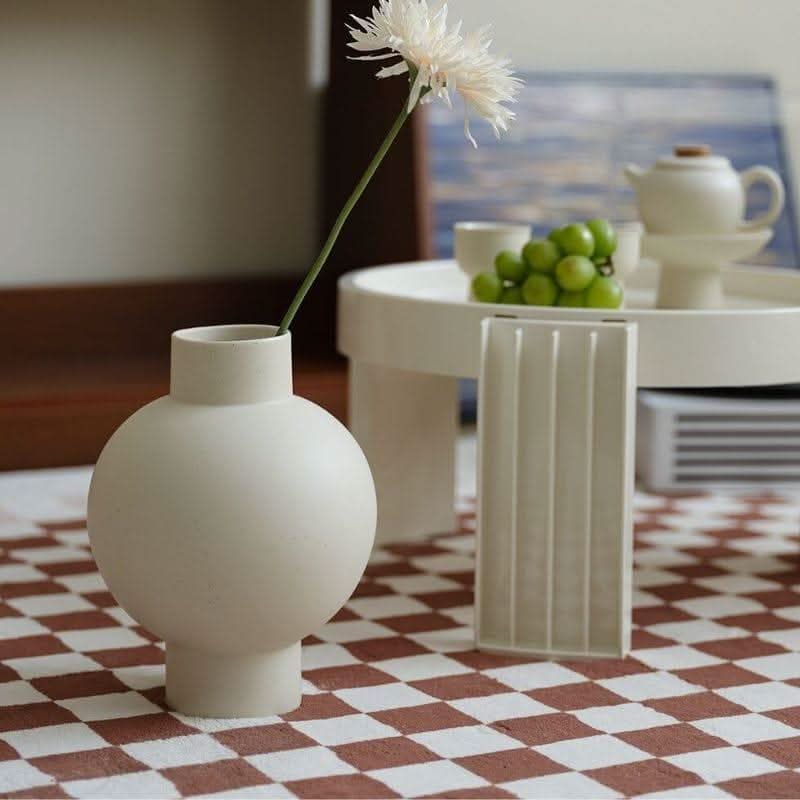 Lisslune | BOSHA – Elegant ceramic vase for timeless aesthetics