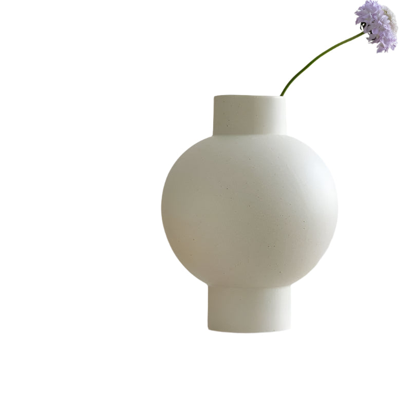 Lisslune | Serenity Curve Vase – Elegant minimalist design with smooth, curved silhouette
