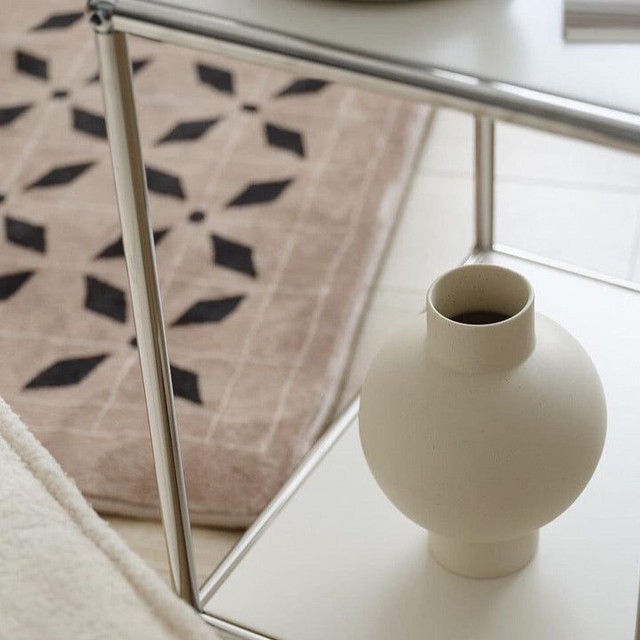 Lisslune | Serenity Curve Vase – Elegant minimalist design with smooth, curved silhouette