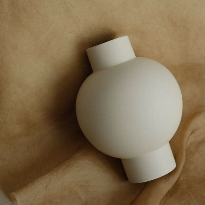 Lisslune | BOSHA – Elegant ceramic vase for timeless aesthetics