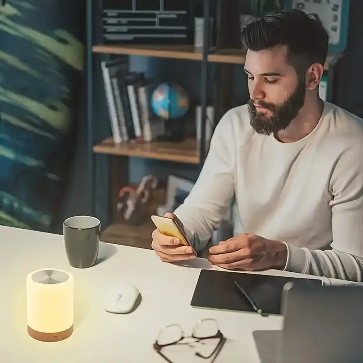 Lisslune | Dimmable LED Night Light with Modern Design and Color Change