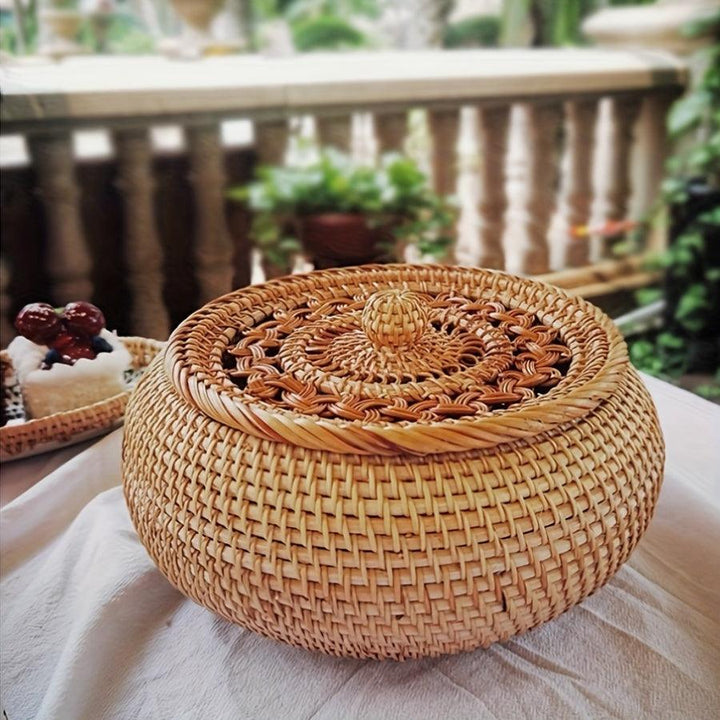 Lisslune | Chic handcrafted rattan storage basket with lid