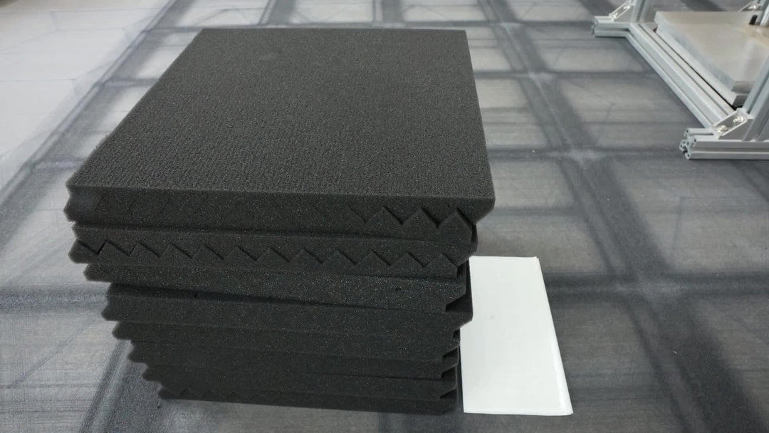 Lisslune | Schallabsorbierende Paneele] 50 Stück Hochwertige schallabsorbierende Wandpaneele - Schwarz Lila - Geräusche absorbieren und mischen - Geeignet für Aufnahmeräume, Schlafzimmer, KTV-Räume - Klebende Rückseite und Schallisolationsmaterialien