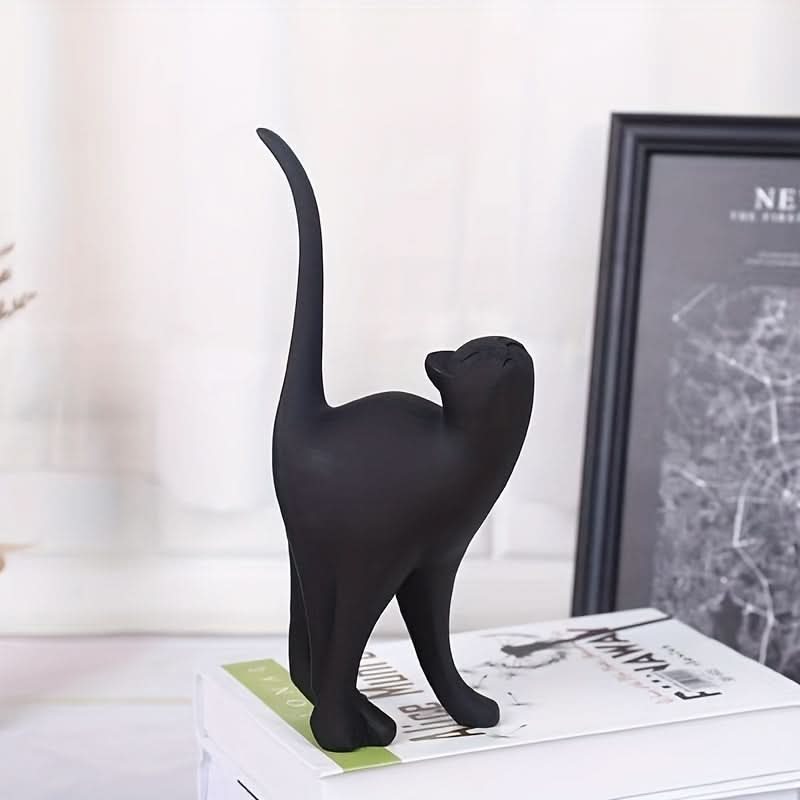 Lisslune | Modern Resin Cat Figurine – Nordic Style Decor