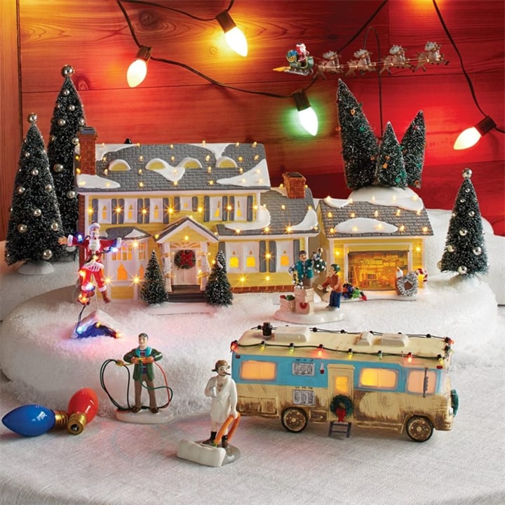 Lisslune | National Lampoon’s Christmas Vacation-Inspired Ceramic Village