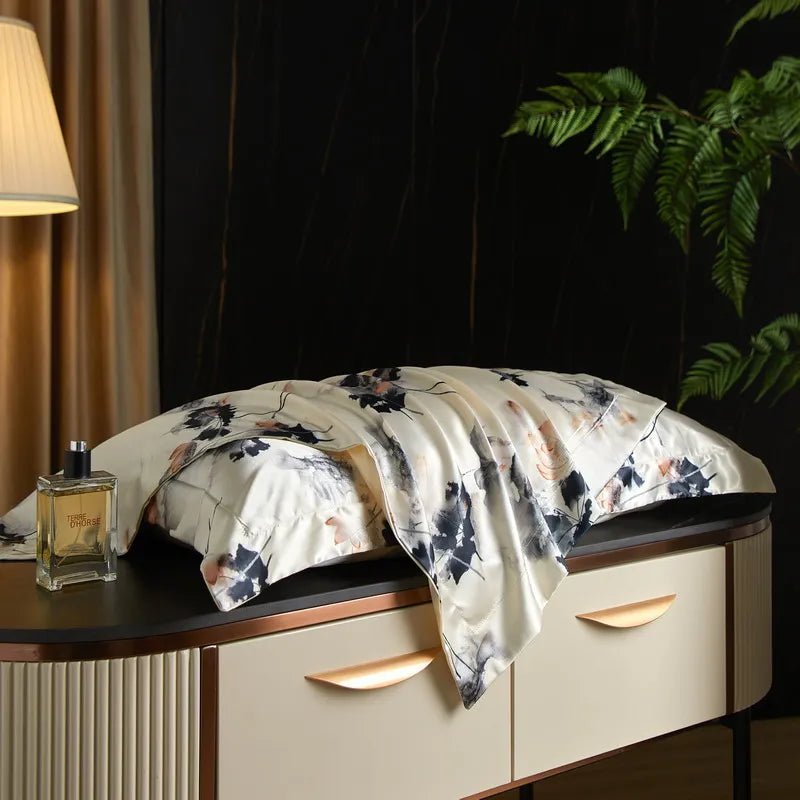 Lisslune | Caressence – Mulberry Silk Pillowcase for Luxurious Sleep Comfort