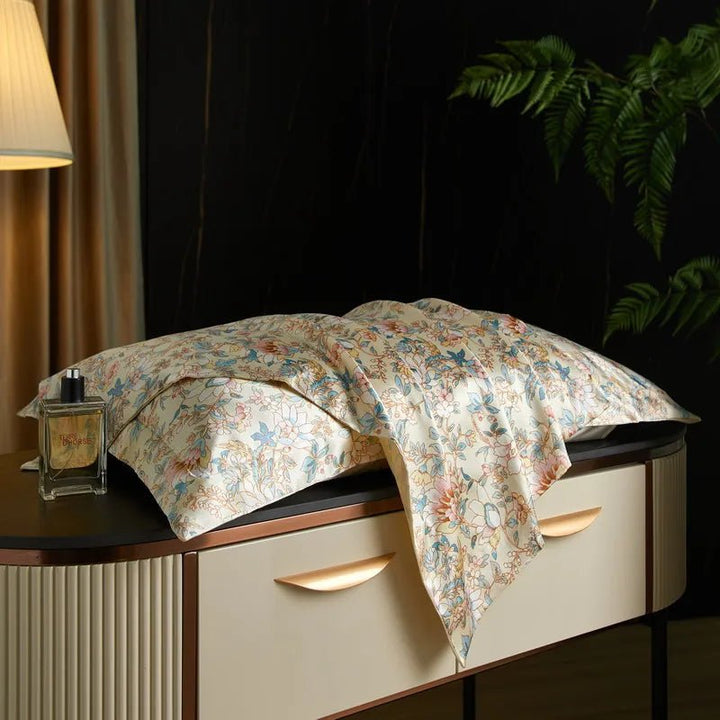 Lisslune | Caressence – Mulberry Silk Pillowcase for Luxurious Sleep Comfort