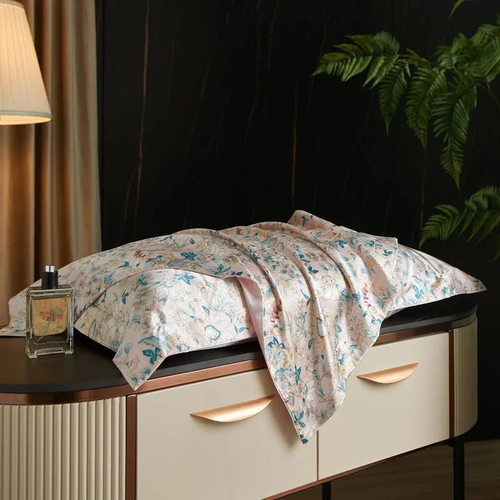 Lisslune | Caressence – Mulberry Silk Pillowcase for Luxurious Sleep Comfort