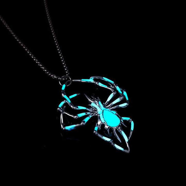 Lisslune | Glow-in-the-Dark 3D Spider Necklace