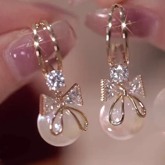 Lisslune | Bow Pearl Earrings