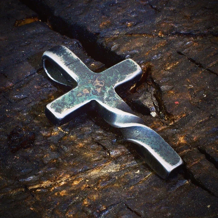Lisslune | Handcrafted - Cross Necklace