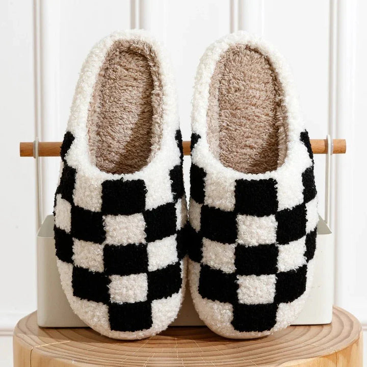 Lisslune | Dotted Slippers