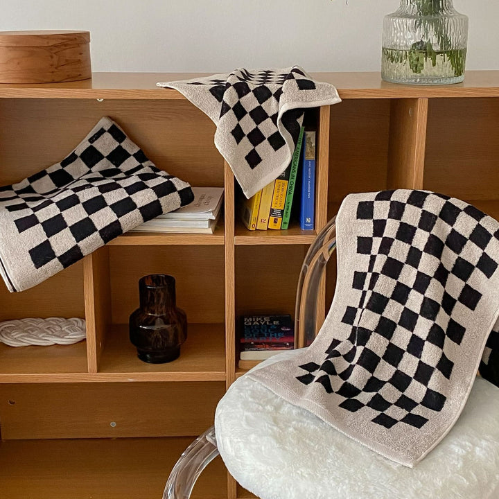 Lisslune | Checkerboard Plus Towel Collection