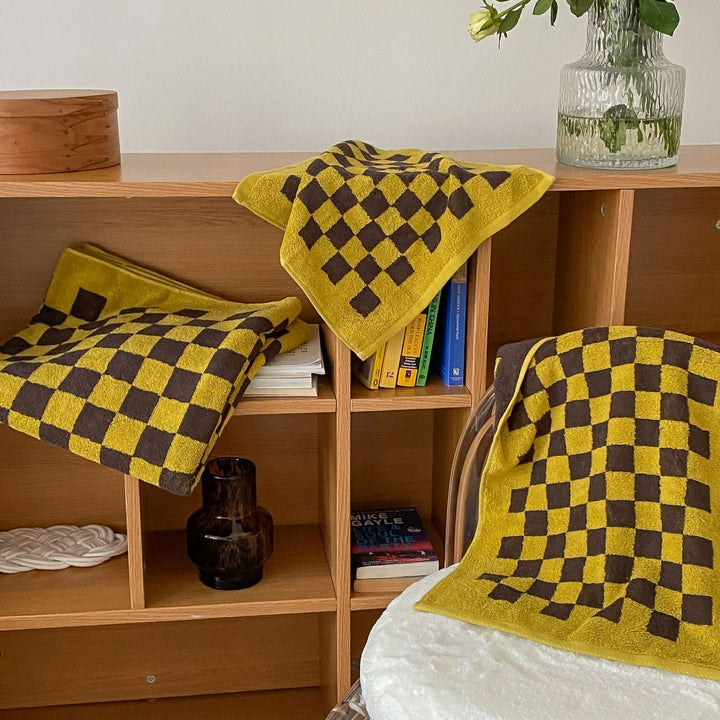 Lisslune | Checkerboard Plus Towel Collection