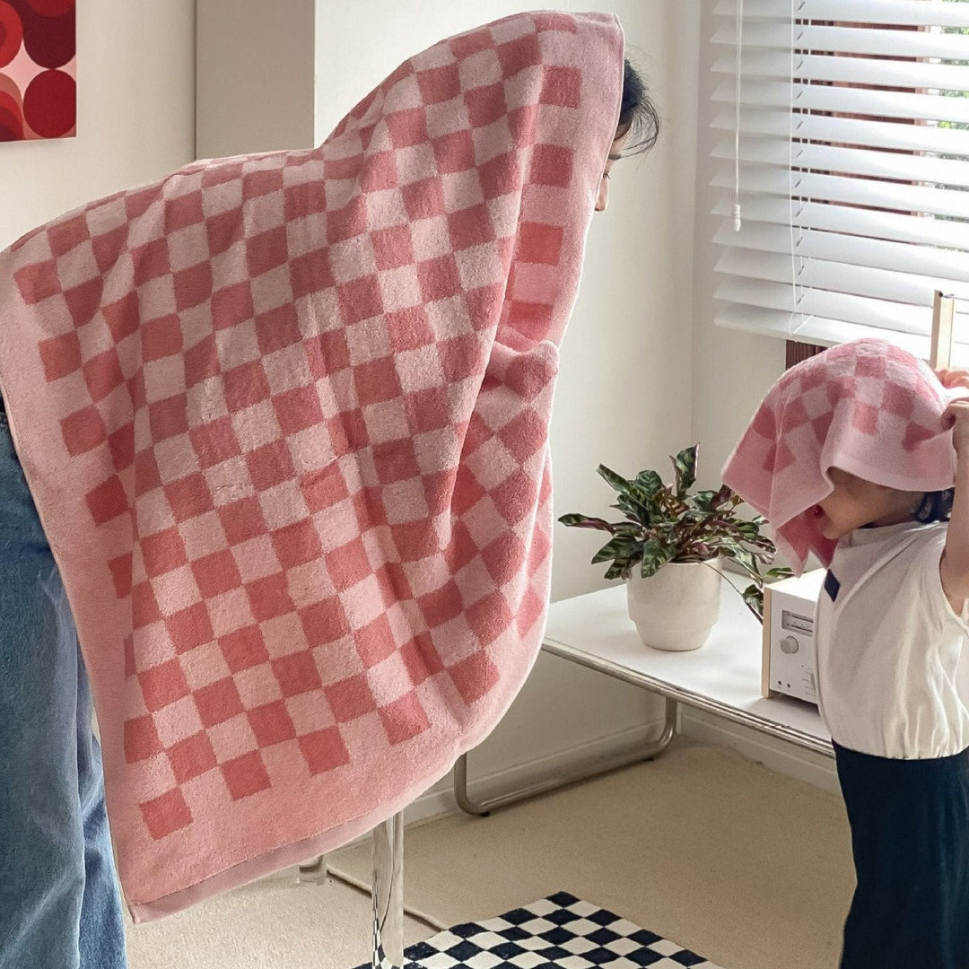 Lisslune | Checkerboard Plus Towel Collection