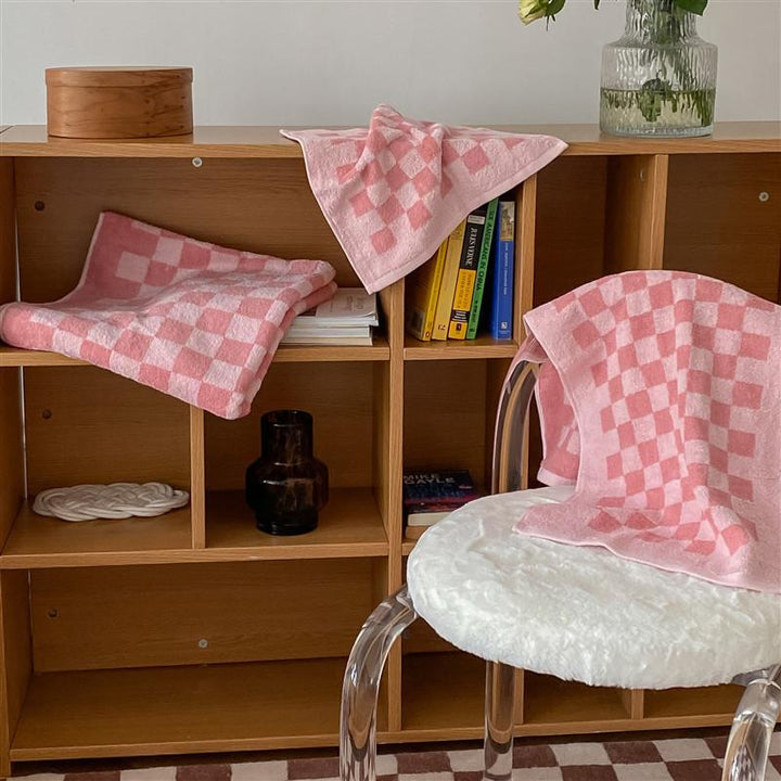Lisslune | Checkerboard Plus Towel Collection