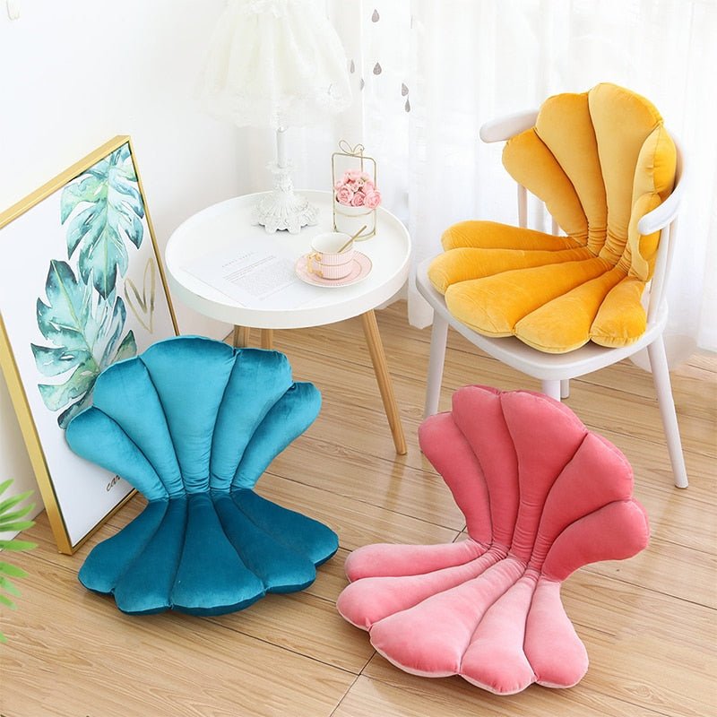 Lisslune | Chic Velvet Shell Cushion - Luxurious and Stylish Cushion for Living Room, Bedroom