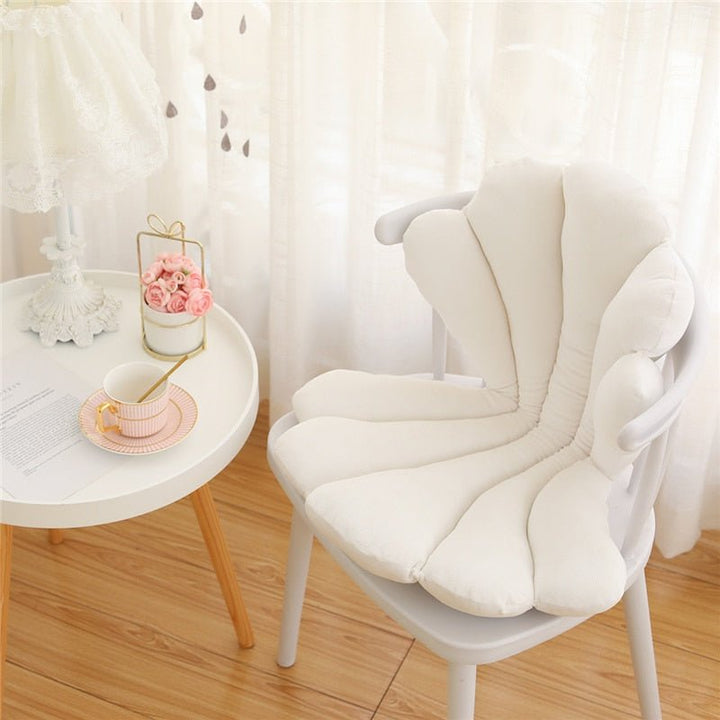 Lisslune | Chic Velvet Shell Cushion - Luxurious and Stylish Cushion for Living Room, Bedroom