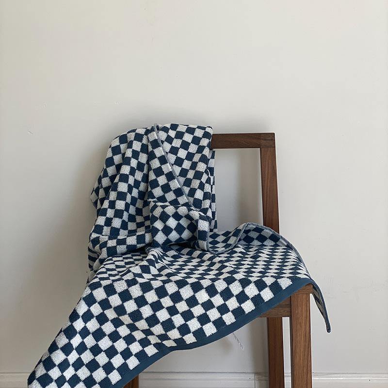Lisslune | Classic Checkerboard Towel Collection