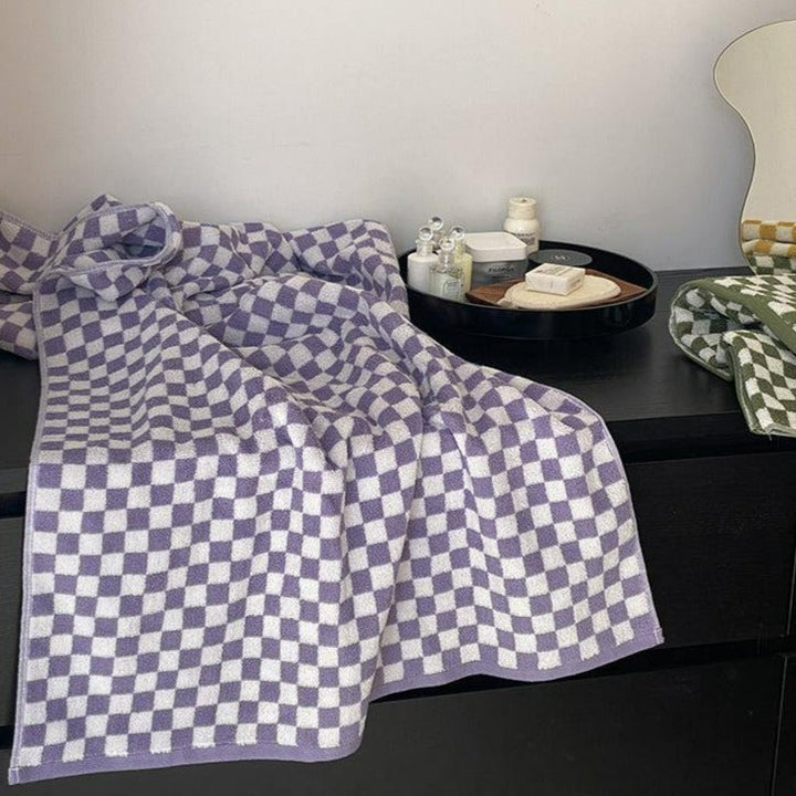 Lisslune | Classic Checkerboard Towel Collection