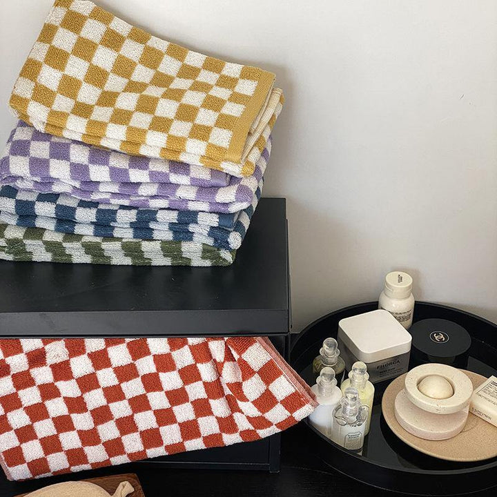 Lisslune | Classic Checkerboard Towel Collection