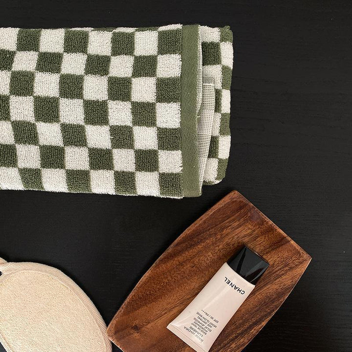 Lisslune | Classic Checkerboard Towel Collection