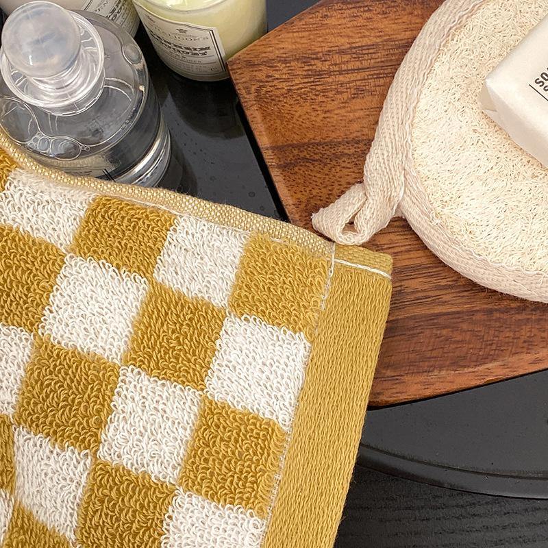 Lisslune | Classic Checkerboard Towel Collection
